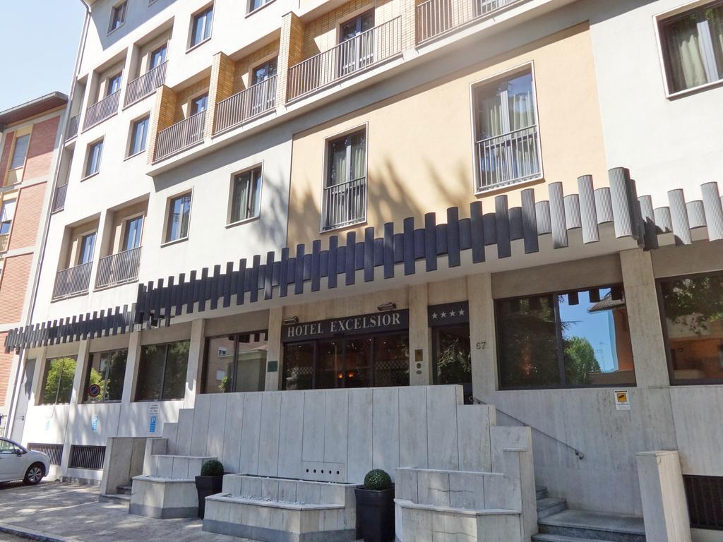 Hotel Excelsior Magenta Exterior foto