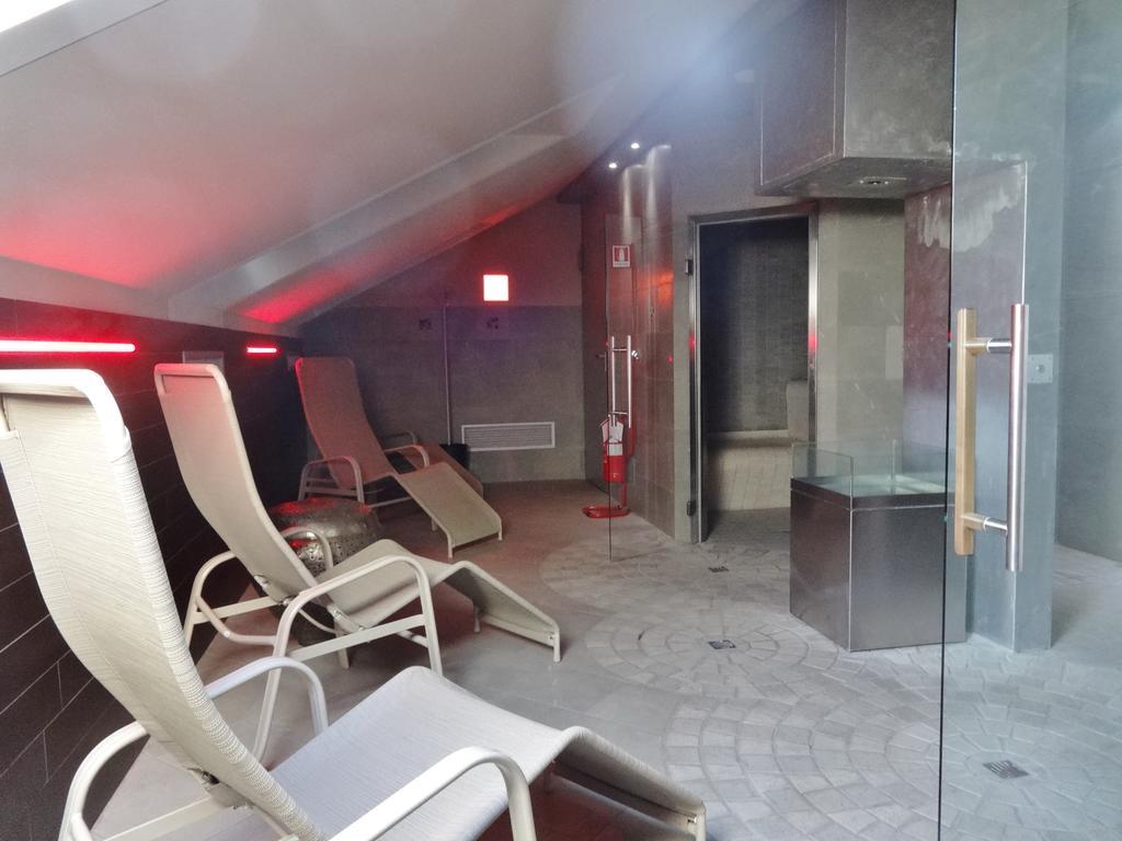 Hotel Excelsior Magenta Exterior foto